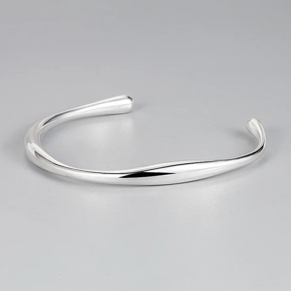 New Irregular Sterling Silver Bracelet Cuff - Picture 2 of 9